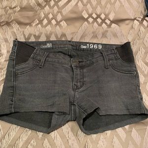 Black super cute maternity shorts